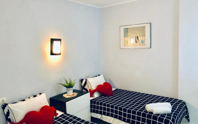 Beautiful modern apartment 100m from the sea