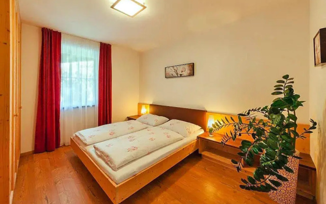 Apartment in Naz-sciaves With Garden