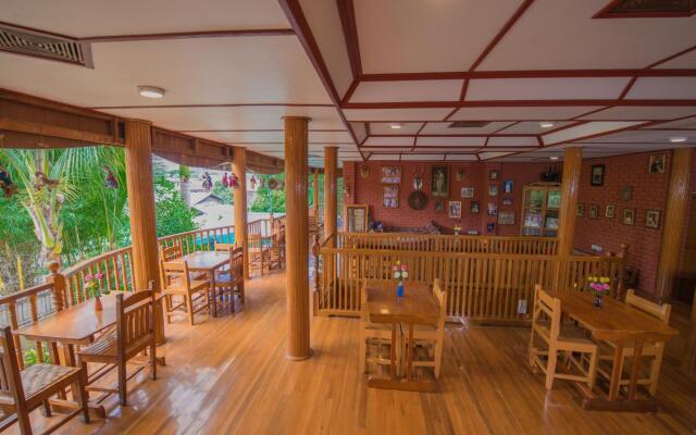 Teak Wood Hotel