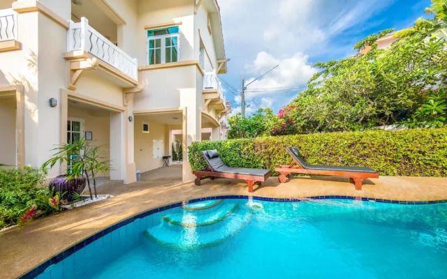 Royal Beach Pool Villa Pattaya