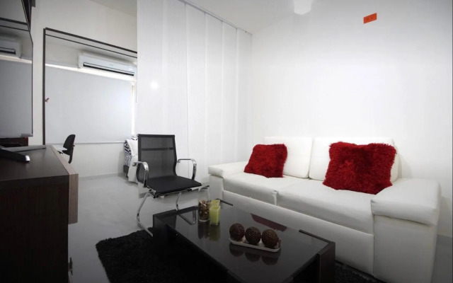 Luxury apartment with a/c next to chipichape mall