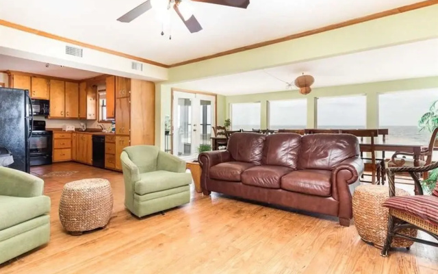Surfin Inn by Meyer Vacation Rentals