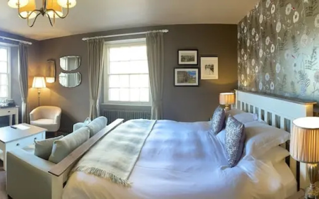 The Plume of Feathers