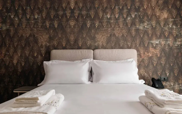 Ermes Deluxe Double Room With French Balcony