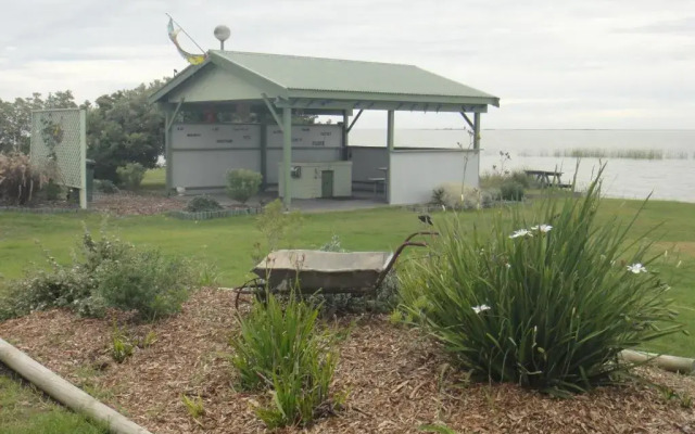 Lake Albert Caravan Park