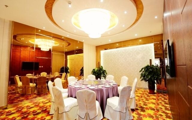 Fuyong Yulong Hotel