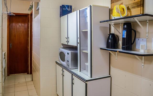 Apto 3Qts Cond. c/ piscina a 600m da Praia CEE202