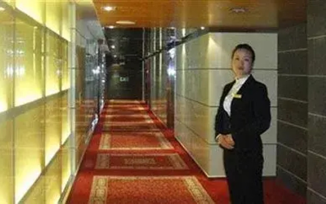 Salt Lake Hairun Hotel