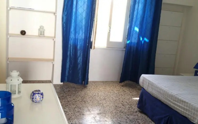 Torre Suda Vicino Al Mare