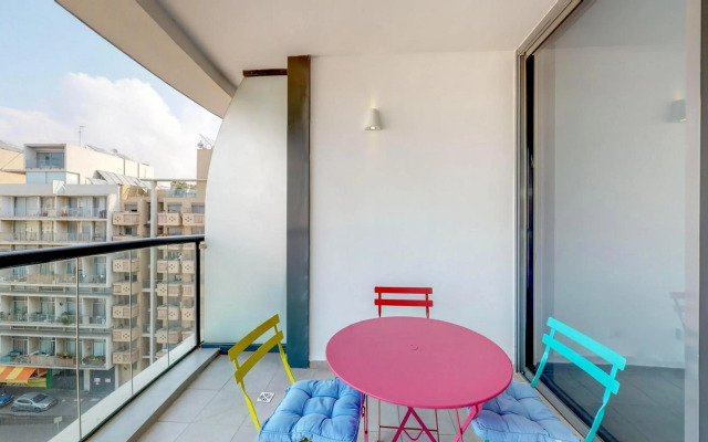 Luminous 3BR in Florentine