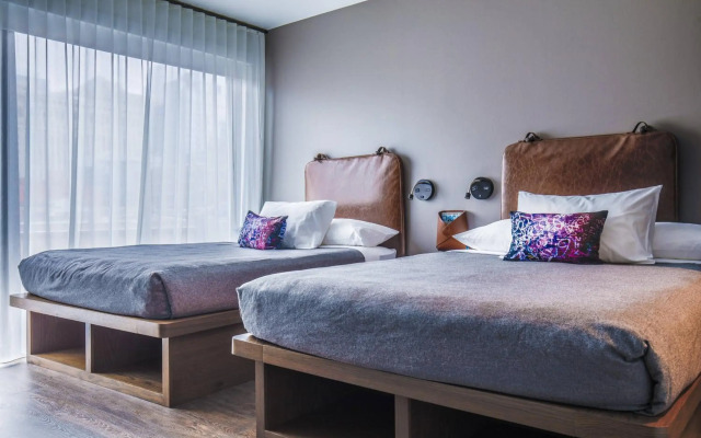 Moxy Chicago Downtown