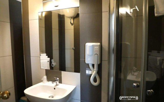 Up Hotel