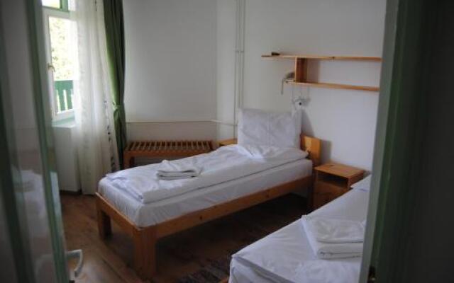 Hostel Teleki