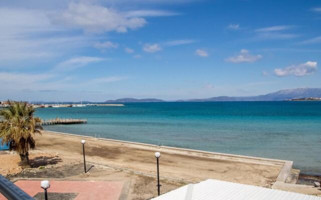 Apartment With Amazing View Near Beach in Cesme