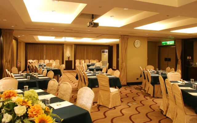 Grand Forward Hotel