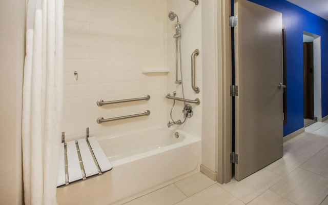 Holiday Inn Express Brooklyn - Kings Hwy by IHG