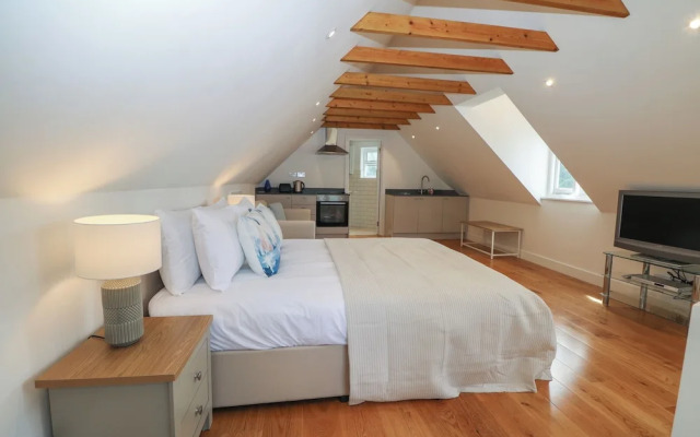 Thames Retreat