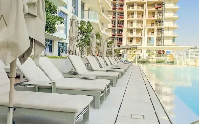 Aya - Beachfront Apartment With all Amenities and Pool