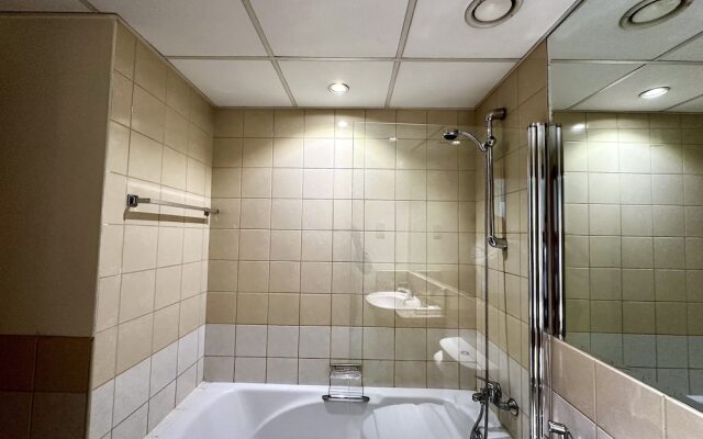 Lux BnB I Turia Tower I Lake & Garden View