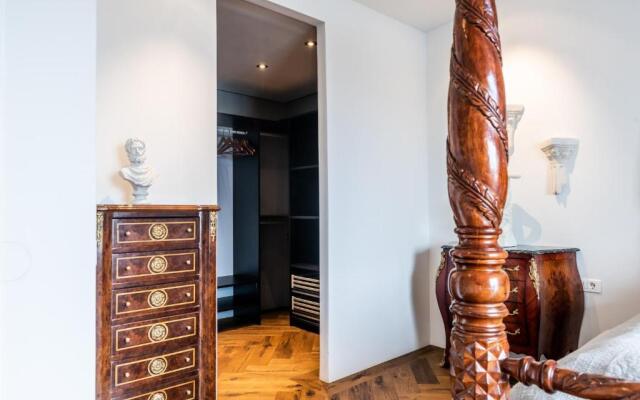 ICELAND SJF Villa , Hot tub & Outdoor Sauna Amazing Mountains View - 15 min to downtown