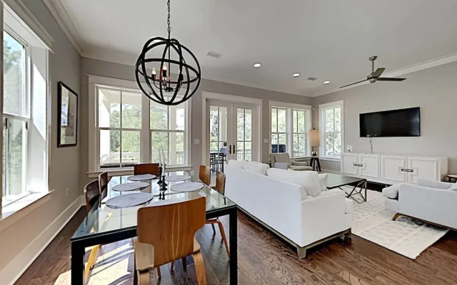 Tofino by Southern Vacation Rentals
