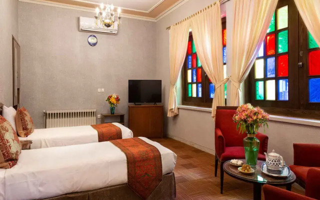 Parsian Safaiyeh Hotel