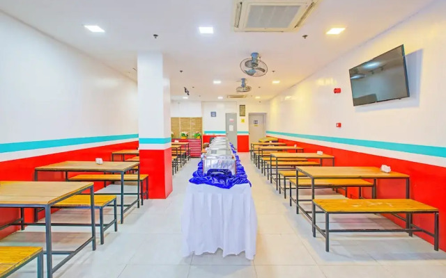 OYO 1144 1318 Residences