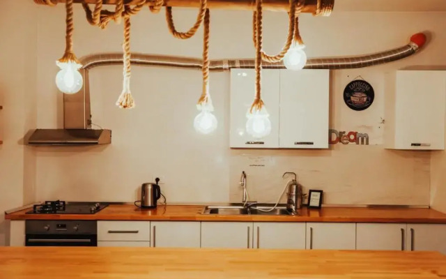 ART Hostel & Apartments