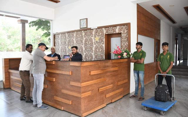 Hotel Pushpak Resort