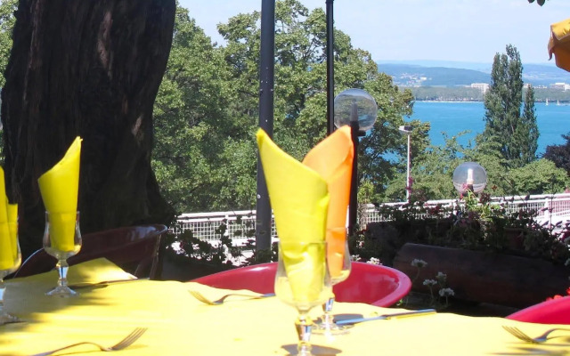 Les Acacias Bellevue