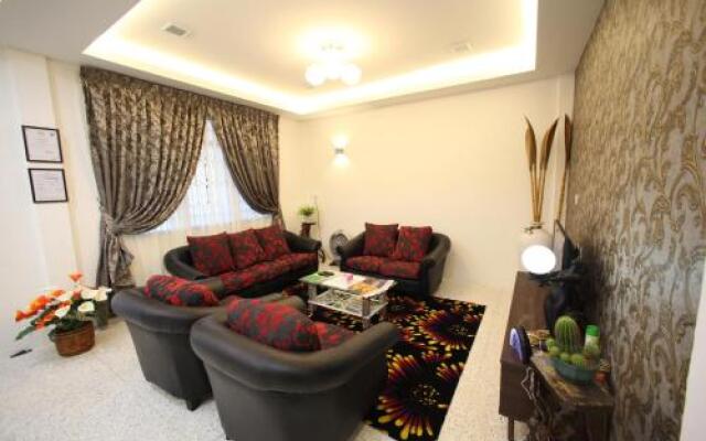 Come Inn Homestay 1379