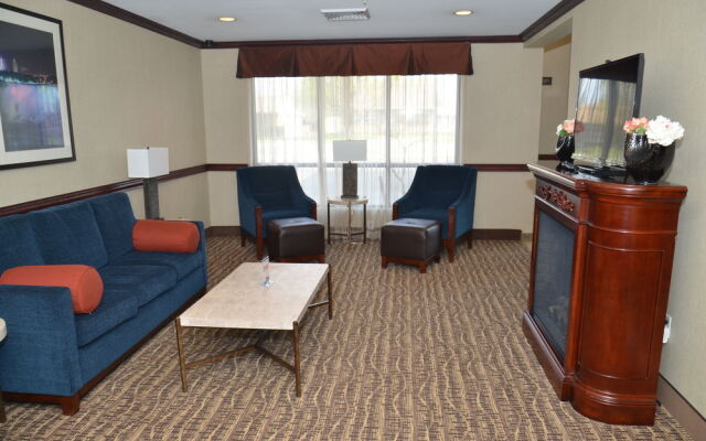 Comfort Inn Near Walden Galleria Mall- Cheektowaga