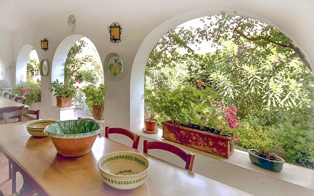 Stunning Home in Ardea With 4 Bedrooms and Wifi