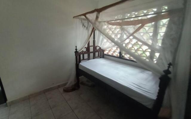 Kivulini House Diani 5 bedroom with pool