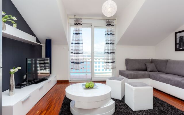 Sea-view Holiday Home in Trogir With Garden