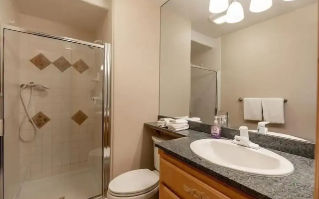 17 Vail Road Condos Ski All Day! Right in the Heart of the Village by RedAwning