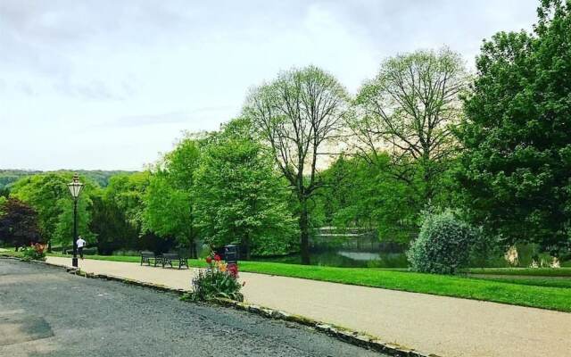 Pavilion Gardens Apartment