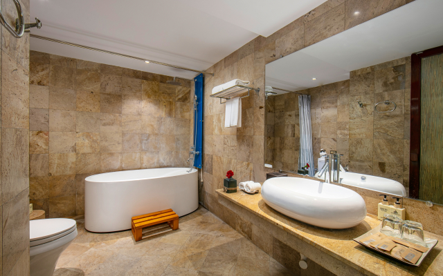 Oriental Suites Hotel & Spa