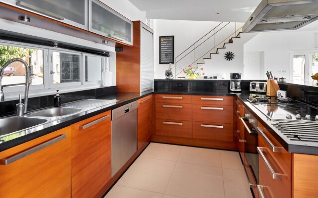 Villa Ginborn Amazing 5 Bdr Sea View Pool Villa