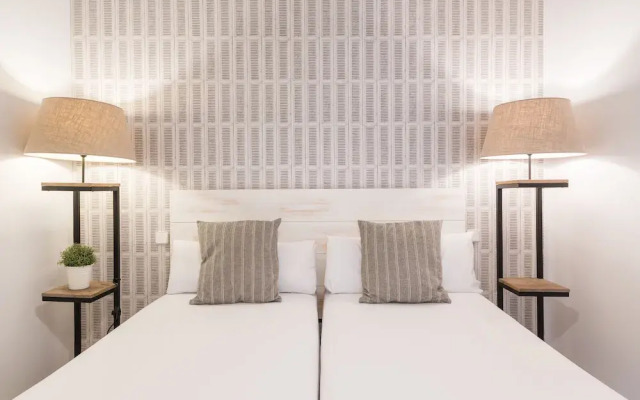 3 Bd Apartment Perfect Location in Plaza de Chueca