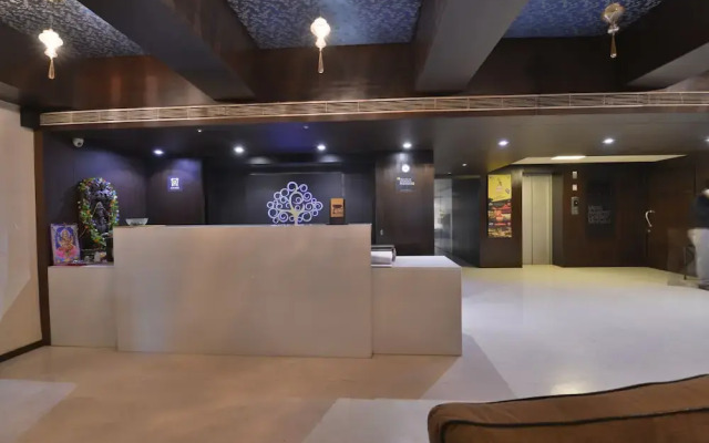 Hotel The Golden Oak Central by Citrus Prime