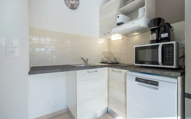 Peaceful Villa in Serignan