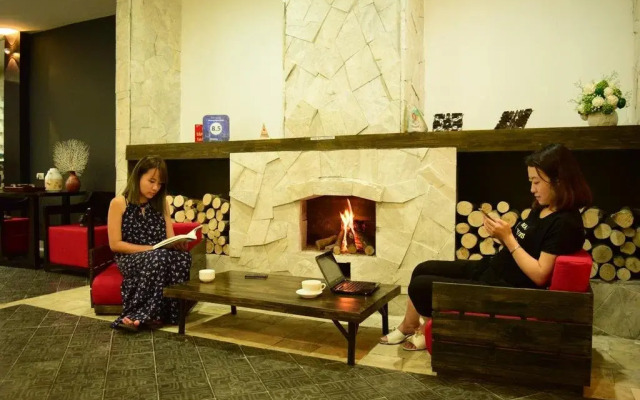 Phuong Nam Mountain View Hotel