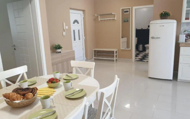 Rév Apartman