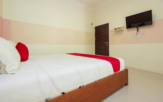 RedDoorz near Jalan Jendral Sudirman Manado