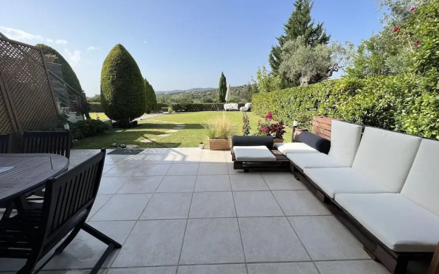 Angelos elegant summer house