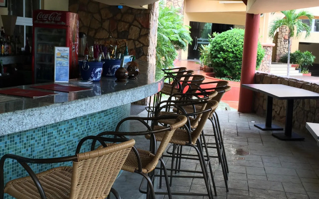 Tanza Oasis Hotel and Resort