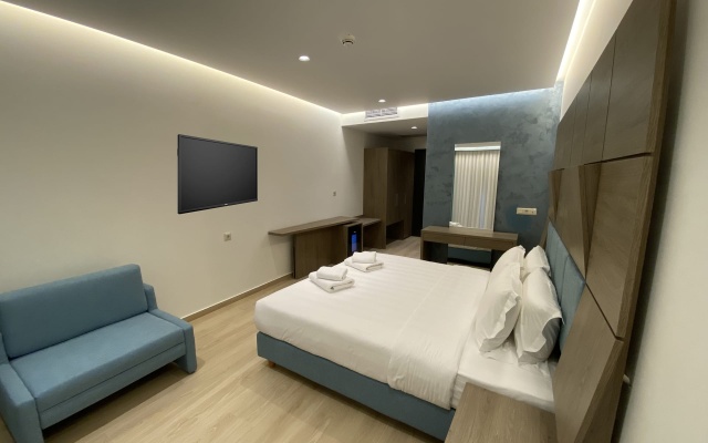 Mirror Hotel