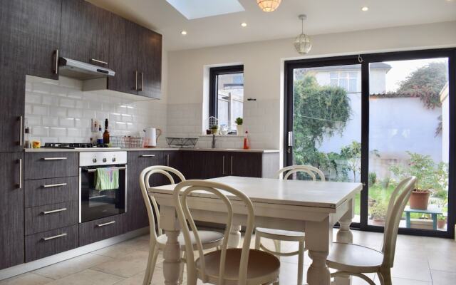 Charming 2 Bedroom House in Cabra