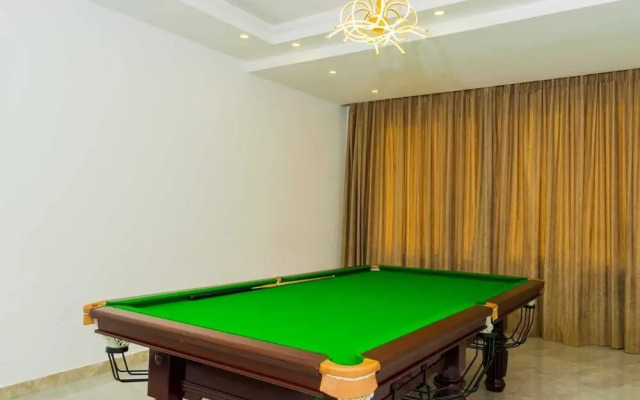 Lux Suites Oasis of Peace Apartments